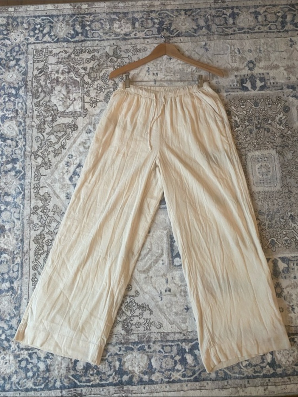 Like new! American Eagle Cotton High Rise Wide-Leg Textured Drawstring Pants